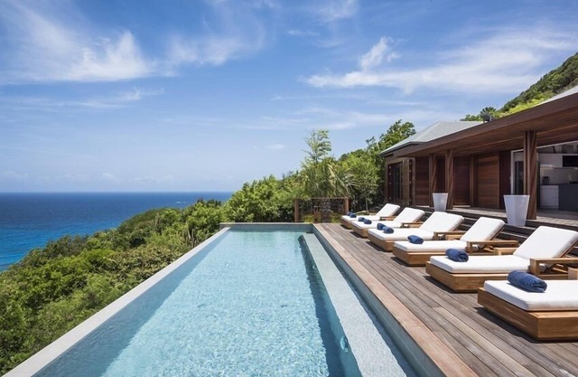 Villa La Du Soleil Ocean Located Deve