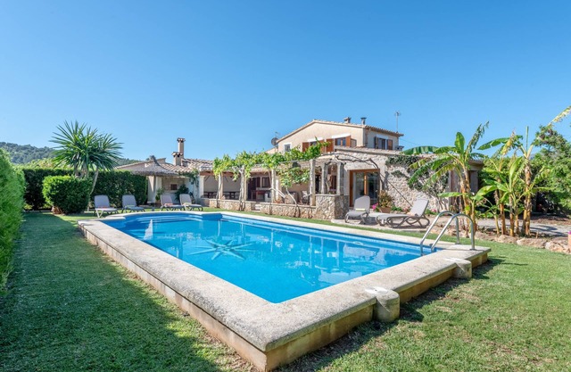 Villa "La Sorteta De Cuxach" Embedded in Nature and with Pool