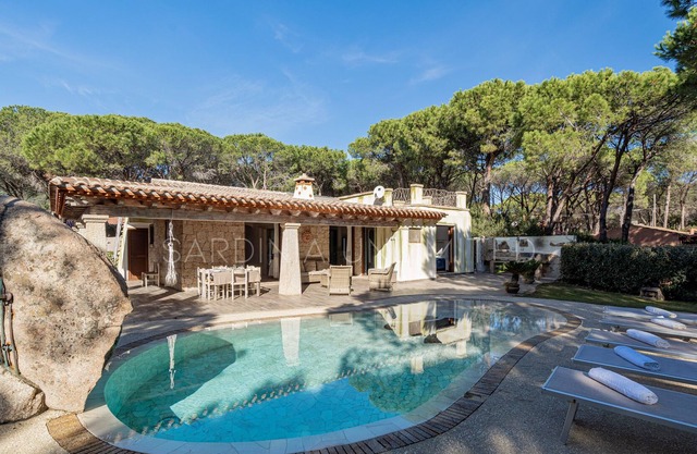 Villa Lara d'Oriente: villa with pool in Budoni.