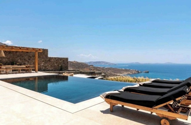Villa 'Lion' with Sea View, Wi-Fi and Air Conditioning
