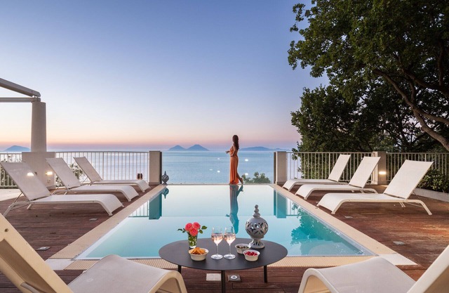 Villa Lipari: huge villa with private pool and panoramic view over the sea and the Aeolian Islands
