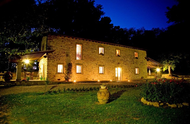 VILLA LIZ, private pool, private hot tub, park fenced, close to Florence