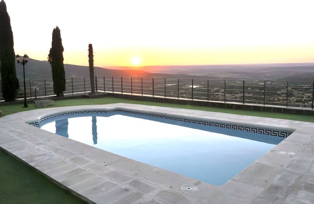 Villa 'Los Ángeles' with Lake Views, Private Pool and Wi-Fi