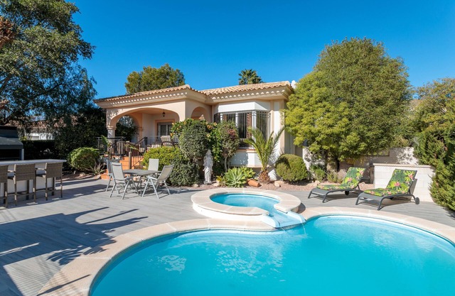 Villa 'Los Naranjos' with Private Pool, Wi-Fi and Air Conditioning