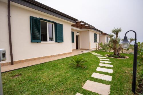 Villa Luna -Parking-Garden -View - WiFi- Beach