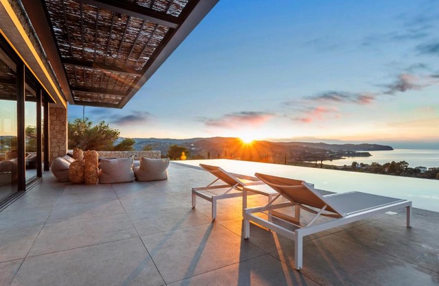 Villa Mamasana - New Magnificent Villa with Infinity Pool & Tennis!