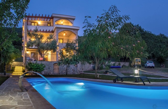 Villa Marco Polo with swimming pool