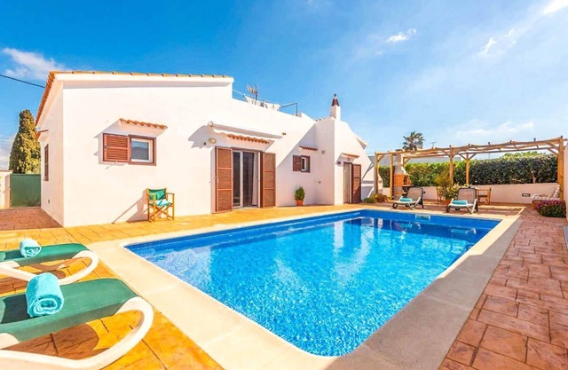 Villa Mari - Three Bedroom Villa, Sleeps 4