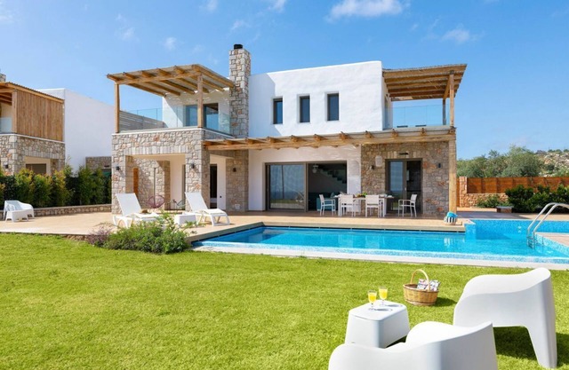Villa Mitsis - Three Bedroom Villa, Sleeps 6