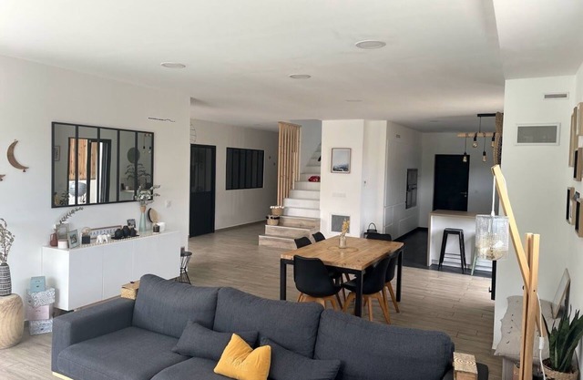 Villa Moderne de 217m2 Entièrement Climatisée, 10 Couchages, Piscine