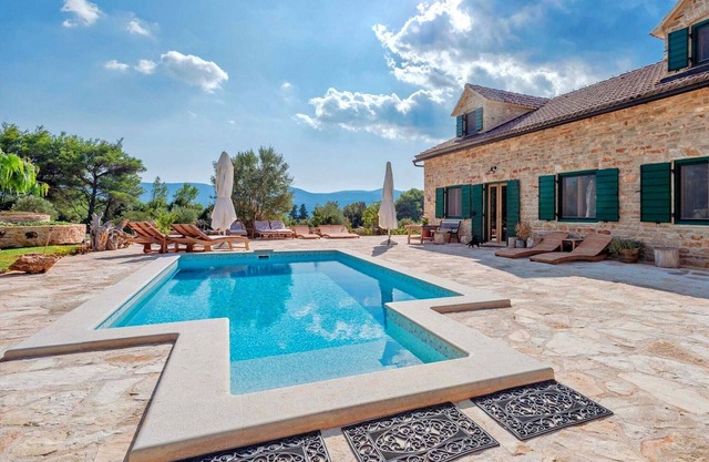 Villa Naturalrusticana, (15172), Stari Grad, Croatia