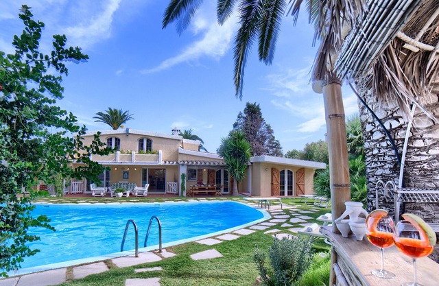 Villa Oleandra with pool, tennis, 4000 mt of garden, WIFI