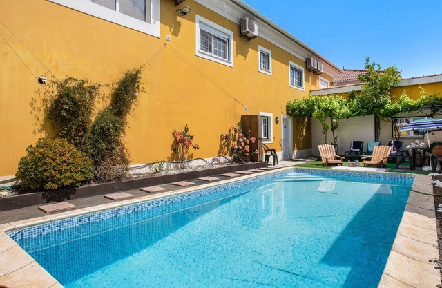 Villa Olives Country House with Mountain View, Pool, Terrace & Wi-Fi