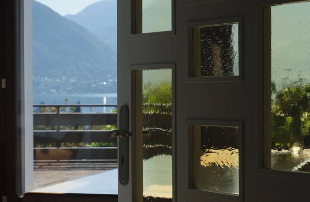 Villa on the heights near the lake with panoramic views