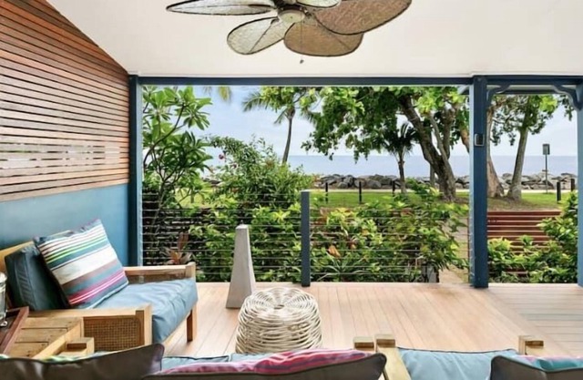 Villa Oshea - Balinese Beachfront Escape with Pool