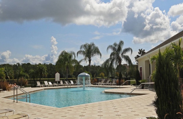 Villa Paradiso located in the Trafalgar Village Resort 6 bedrooms poo/spa