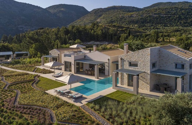 Villa Paraskevi - Four Bedroom Villa, Sleeps 8