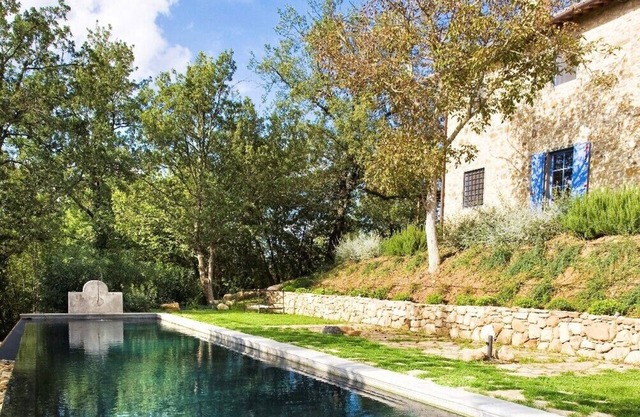 Villa Passignano: A stylish bedrooms 6 September in the heart of Tuscany