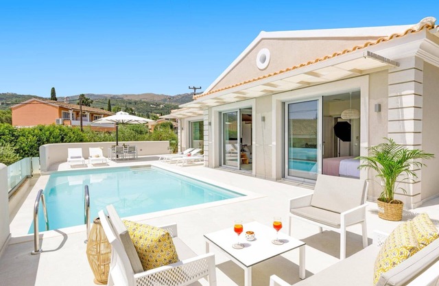 Villa Perlaki by Villa Plus