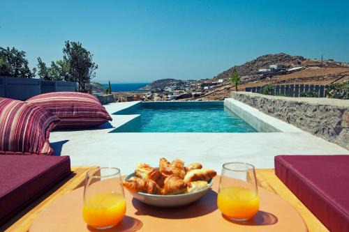 Villa Piccolo Mondo with private pool and sea view