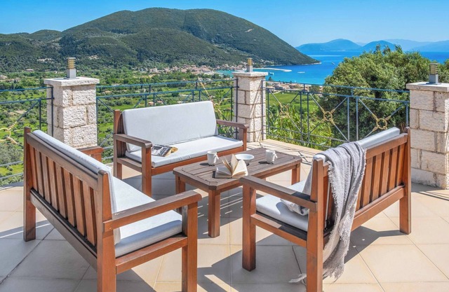 Villa Ponti - Private pool, WI-FI & A/C plus beautiful sea views