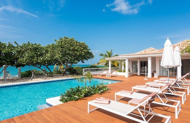 Villa Riviera Summary