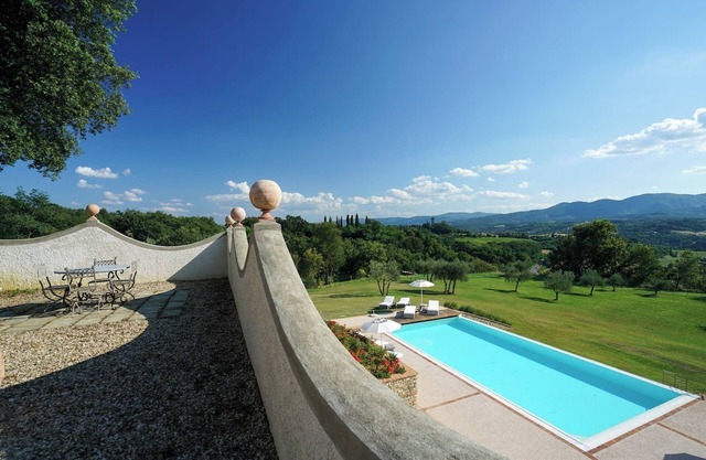 Villa Ruota with views on the Tuscan countryside