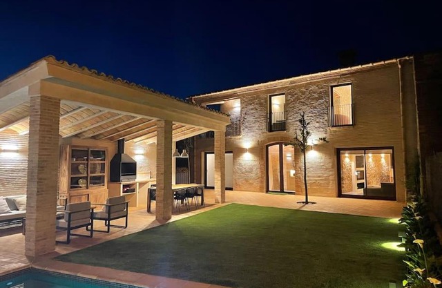 Villa rural 10PAX, 4 baños, Piscina, BBQ