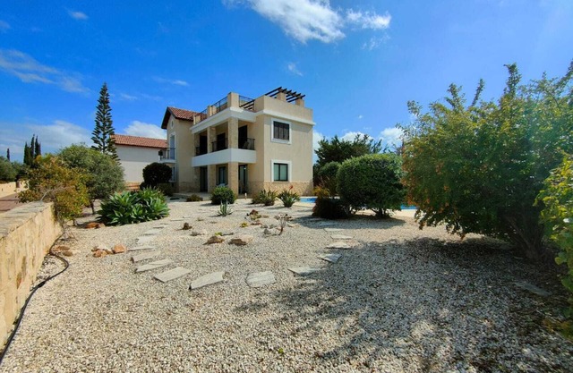 Villa Russelia.Luxury 3 Bedroom Villa. Private Pool with Stunning Sea View