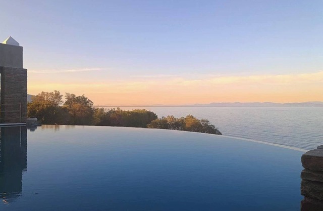 Villa Scorpio - Infinity Pool, Endless Blue Escape