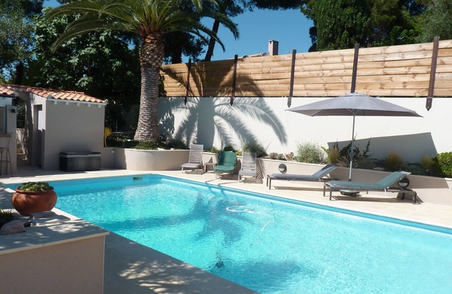 Villa Standing-piscine Chauffée- Plage à 100 m