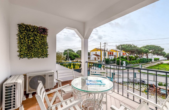 Villa 'Sublime Sun and Van, By Meco Stays' with Balcony and Wi-Fi