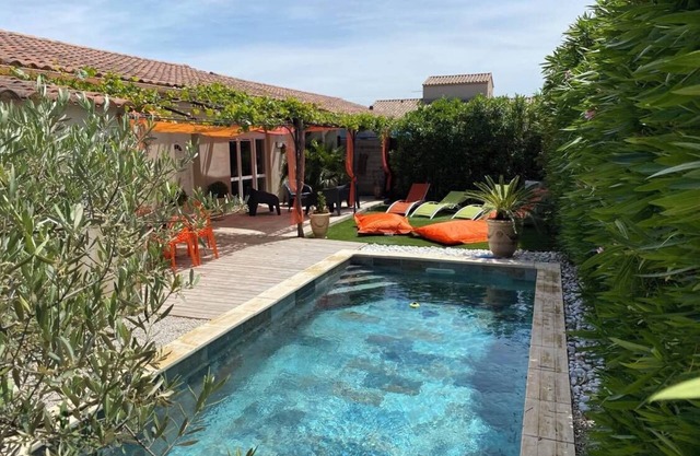 Villa TAVEL, near AVIGNON