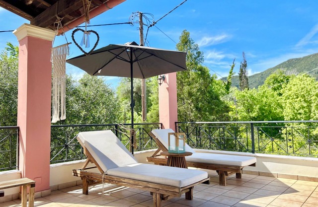Villa Valia Seaside (Coastline-Beach access-Nature-Ipsos bay Corfu)