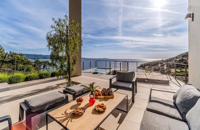 Villa Vid - Five Bedroom Villa, Sleeps 10