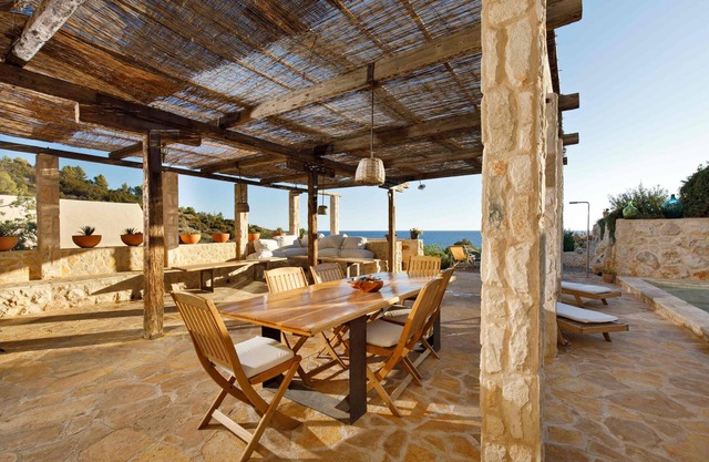 Villa Vito: tradition of the Mediterranean with modern, urban details. Hipster!