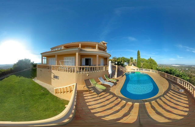Villa with a privileged panoramic view