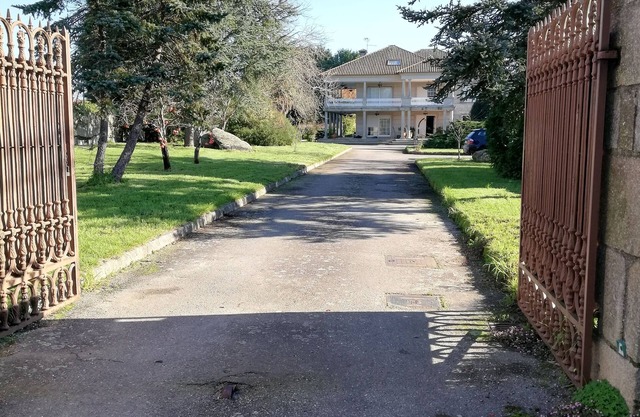 Villa with pool in peaceful area