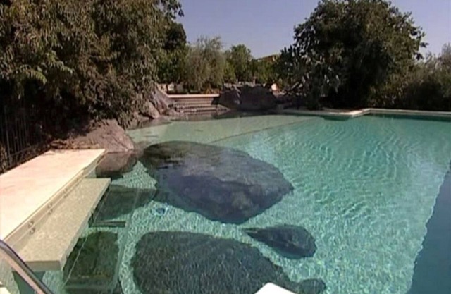 Villa with garden and private pool