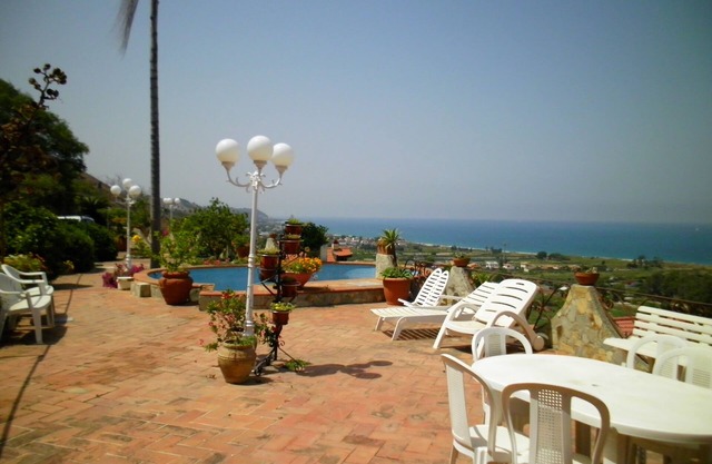 Villa with garden and pool in Timpazzi in Messina