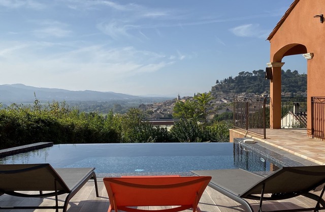 Villa with panoramic view, swimming pool and indoor spa