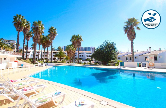 Villa with pool access & BBQ, Albufeira
