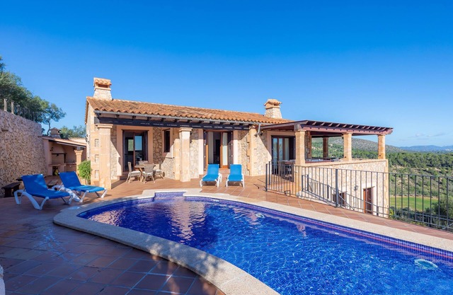 Villa with Pool and Panoramic View - Cas Pobler