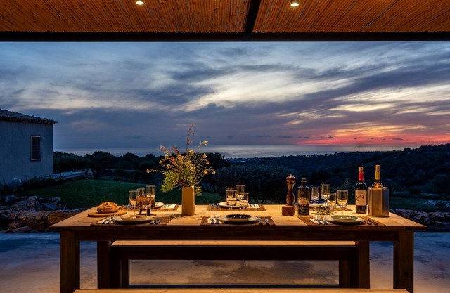 Villa with pool and panoramic view