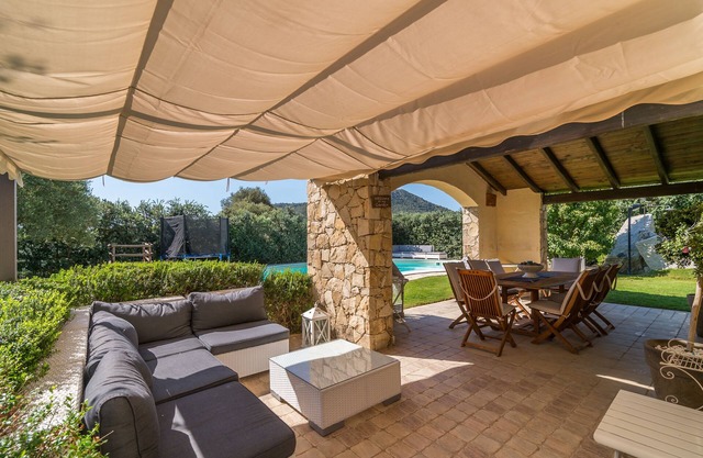Villa With Pool in Castiadas with fine interiors, a few km from the sea