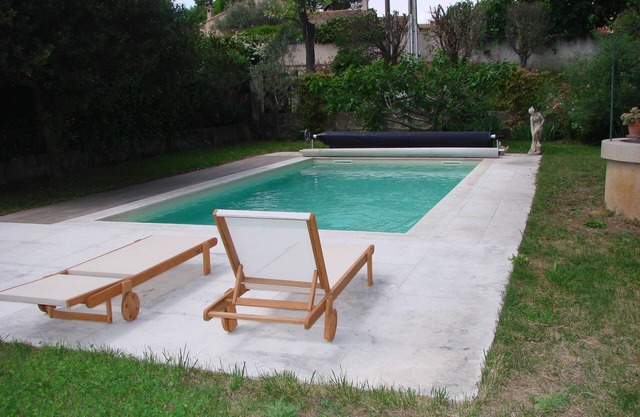 Villa with pool near town center, Luberon