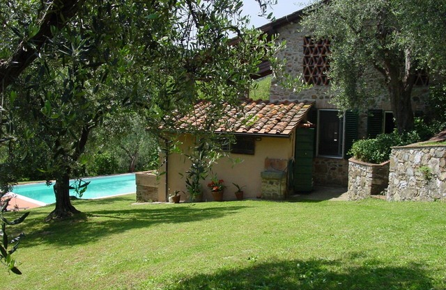 Villa with pool on Lucca hills, stunning view, Wi-Fi, Yoga room, quiet location