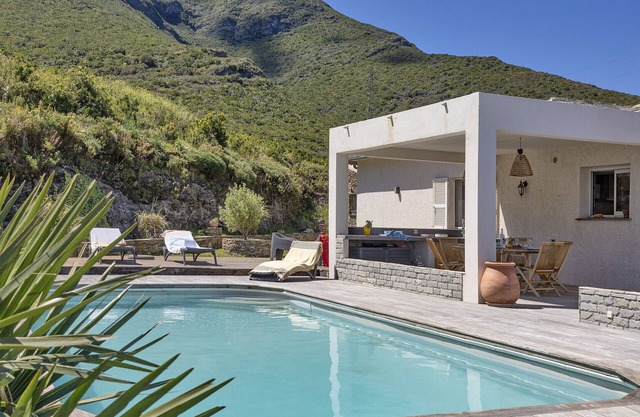 Villa with pool sea view, one kilometer from the beach of Sisco
