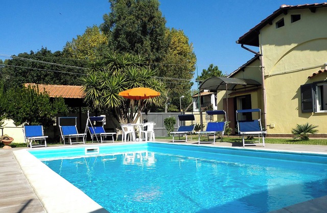 Villa with private pool and garden, not far from the sea