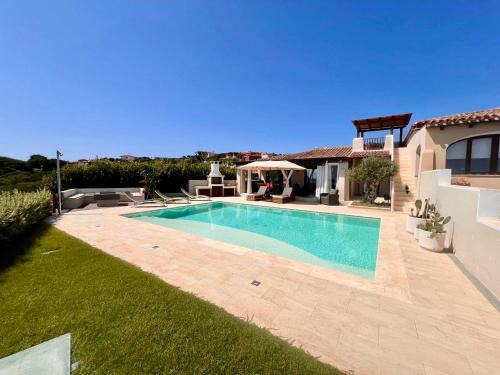 Villa with private swimming pool in Punta de Su Turrione